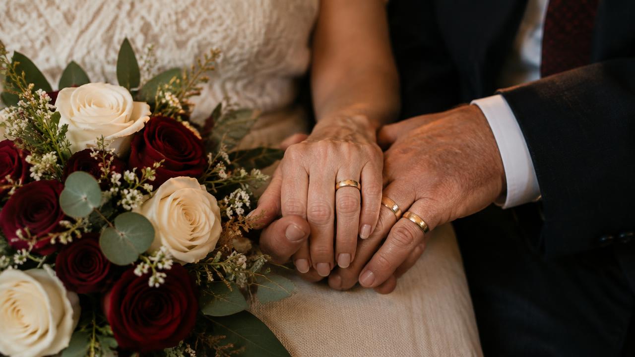 Invitación para renovación de votos o aniversario de boda: ideas y textos